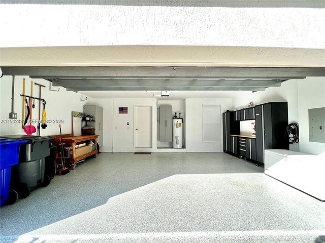 963 S Harbor Vw S, Hollywood, FL 33019