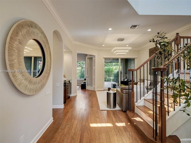 963 S Harbor Vw S, Hollywood, FL 33019