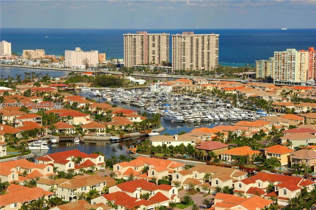 963 S Harbor Vw S, Hollywood, FL 33019