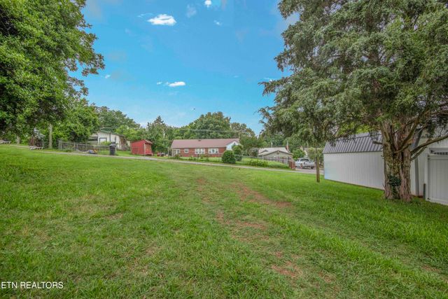 1004 Cannon Ave, Sweetwater, TN 37874