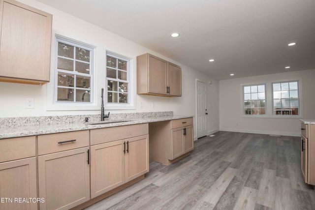1004 Cannon Ave, Sweetwater, TN 37874