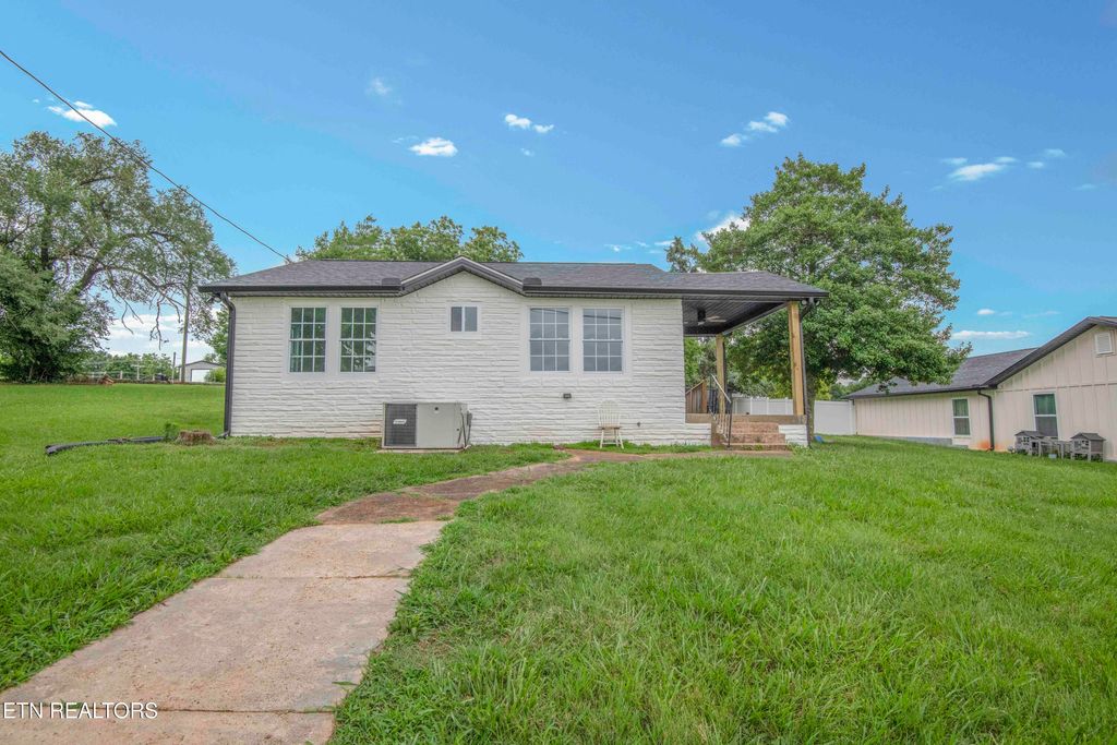 1004 Cannon Ave, Sweetwater, TN 37874