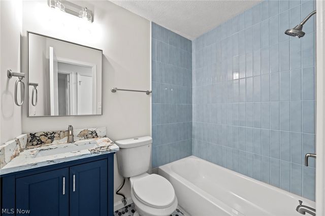 1201 Galaxy Drive, Cleveland, OH 44109