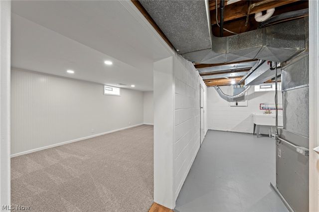 1201 Galaxy Drive, Cleveland, OH 44109