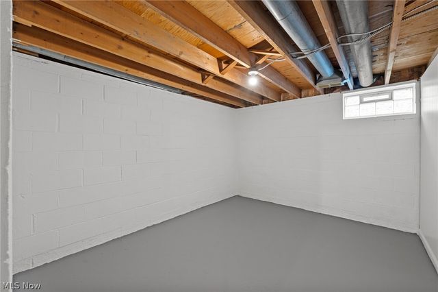 1201 Galaxy Drive, Cleveland, OH 44109