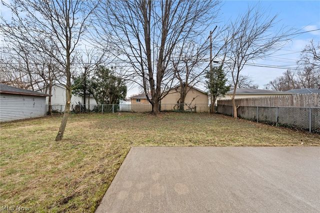 1201 Galaxy Drive, Cleveland, OH 44109