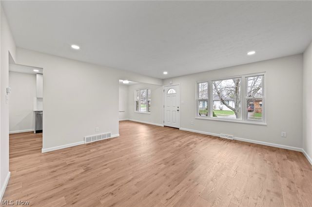 1201 Galaxy Drive, Cleveland, OH 44109