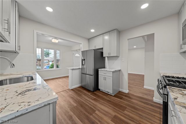 1201 Galaxy Drive, Cleveland, OH 44109