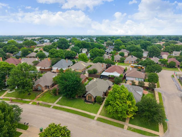 2805 Big Oaks Drive, Garland, TX 75044
