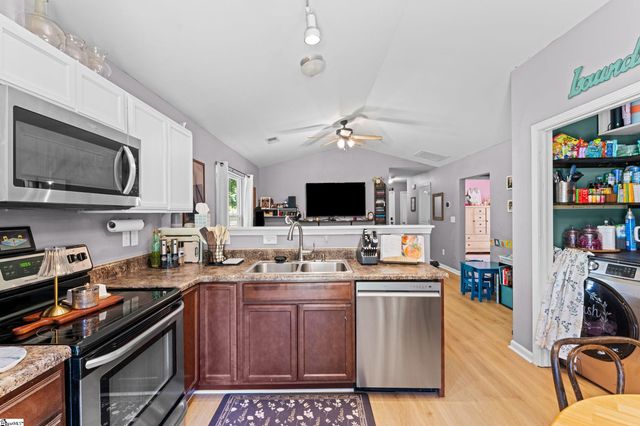 214 Old Timber Road, Woodruff, SC 29388