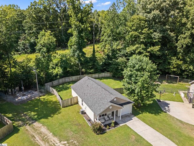 214 Old Timber Road, Woodruff, SC 29388