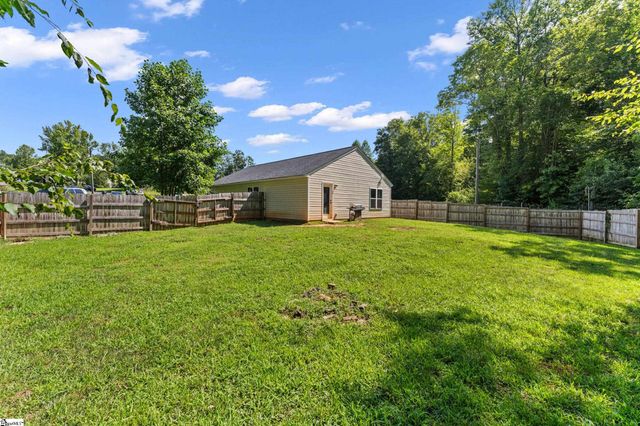 214 Old Timber Road, Woodruff, SC 29388