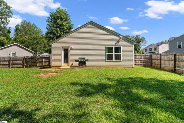214 Old Timber Road, Woodruff, SC 29388