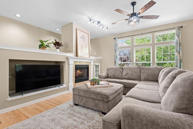 5602 Coryana Drive, Valparaiso, IN 46383