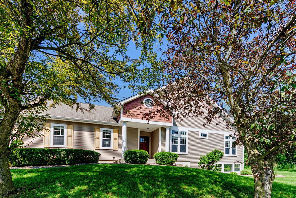 5602 Coryana Drive, Valparaiso, IN 46383