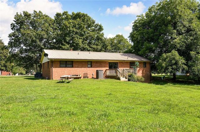 480 Nc Highway 150, Lexington, NC 27295