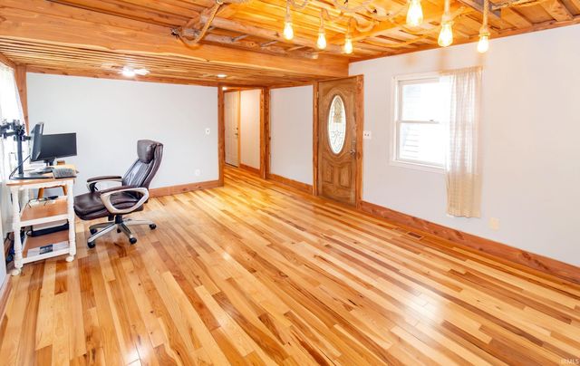 8644 Vann Road, Newburgh, IN 47630