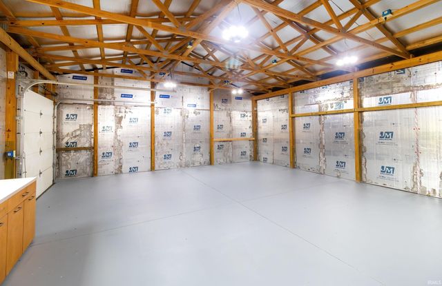 8644 Vann Road, Newburgh, IN 47630