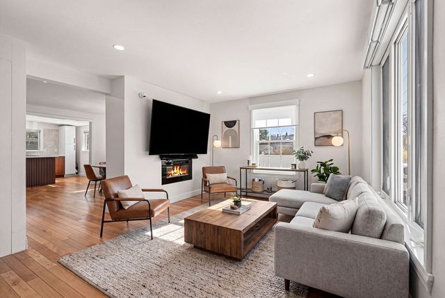 271 Broadway, Haverhill, MA 01832