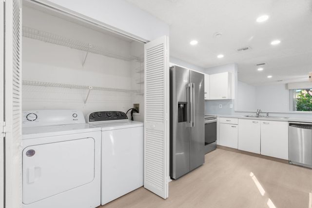 7107 Woodmont Way, Tamarac, FL 33321