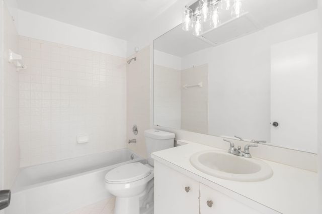 7107 Woodmont Way, Tamarac, FL 33321