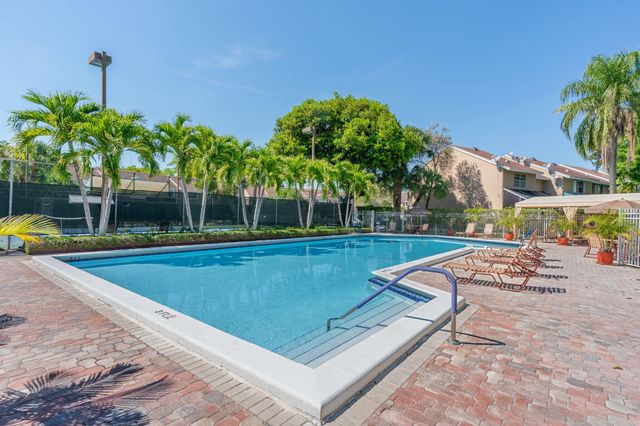 7107 Woodmont Way, Tamarac, FL 33321