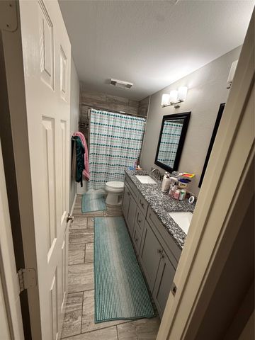901 Tennison Drive, Euless, TX 76039