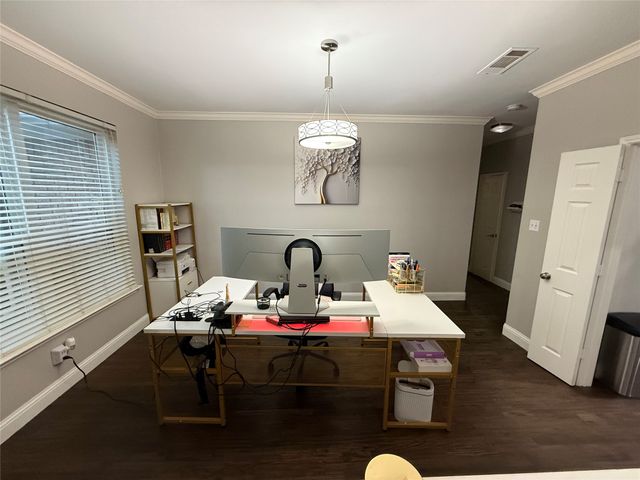 901 Tennison Drive, Euless, TX 76039