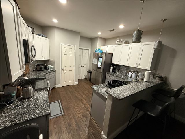 901 Tennison Drive, Euless, TX 76039