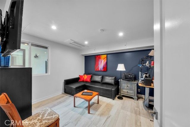 760 Manhattan Beach Blvd B, Manhattan Beach, CA 90266