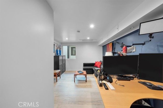 760 Manhattan Beach Blvd B, Manhattan Beach, CA 90266