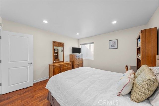 760 Manhattan Beach Blvd B, Manhattan Beach, CA 90266