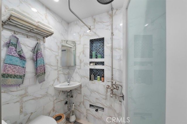 760 Manhattan Beach Blvd B, Manhattan Beach, CA 90266