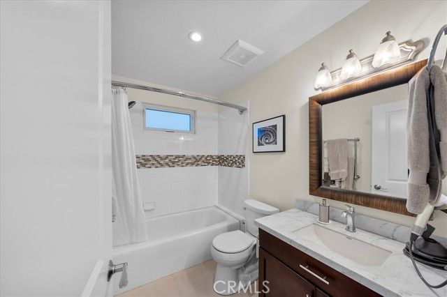 760 Manhattan Beach Blvd B, Manhattan Beach, CA 90266