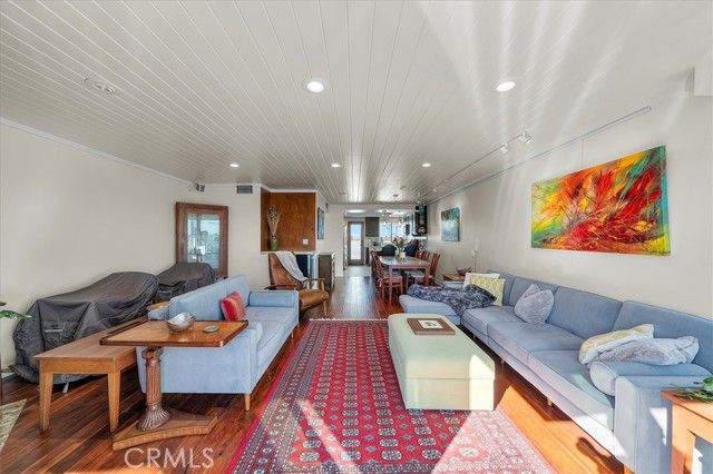 760 Manhattan Beach Blvd B, Manhattan Beach, CA 90266