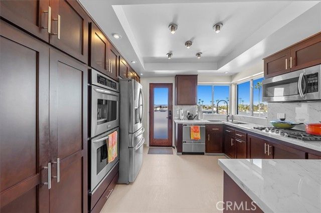 760 Manhattan Beach Blvd B, Manhattan Beach, CA 90266