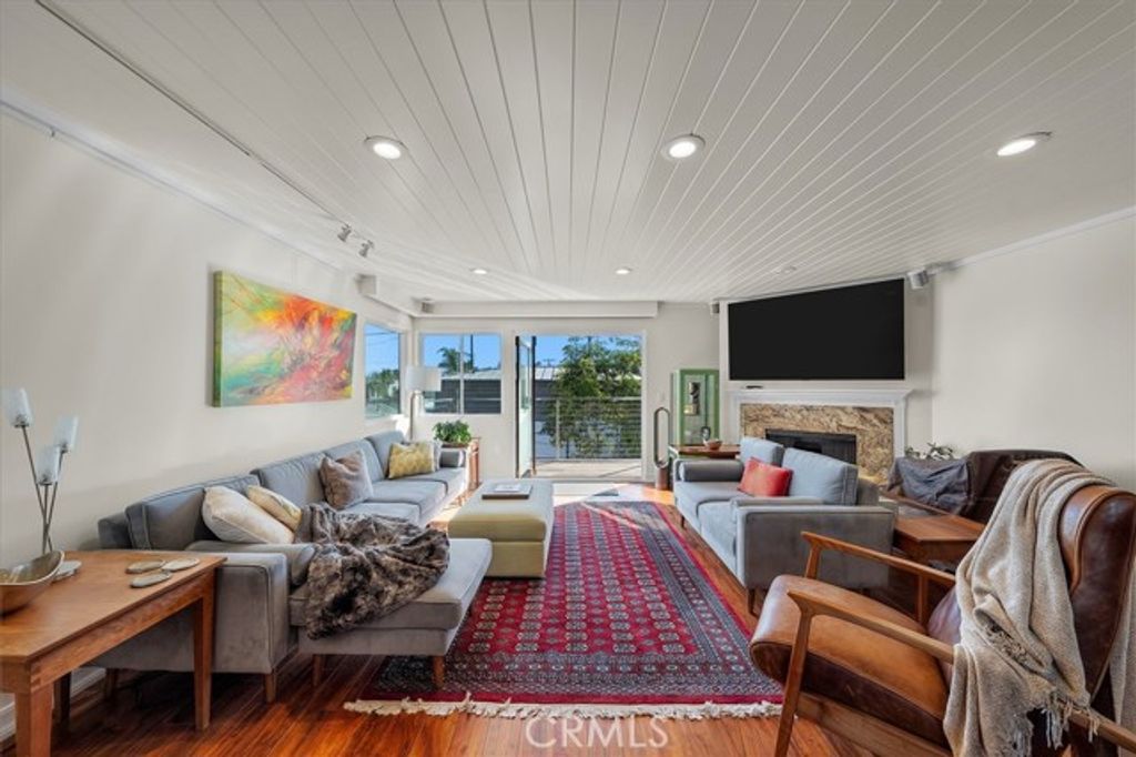 760 Manhattan Beach Blvd B, Manhattan Beach, CA 90266