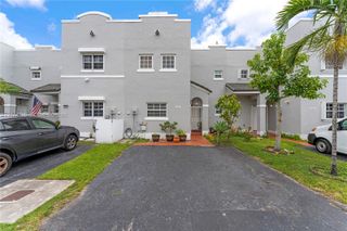 12427 NW 7th Ln, Miami, FL 33182