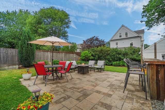25 High St, Norwood, MA 02062