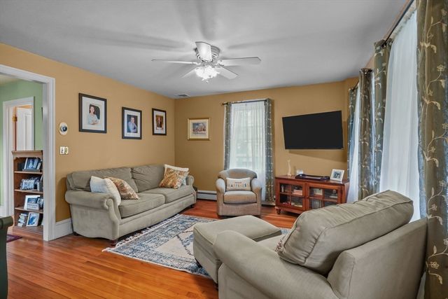 25 High St, Norwood, MA 02062