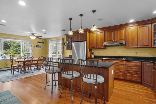 25 High St, Norwood, MA 02062