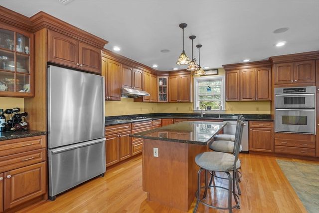 25 High St, Norwood, MA 02062
