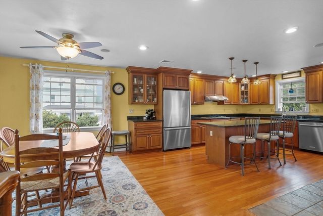 25 High St, Norwood, MA 02062