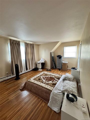 22 Beach Avenue, Copiague, NY 11726