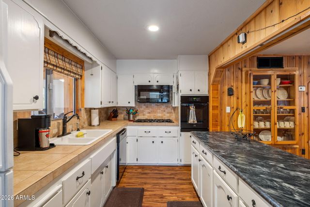 3384 Turkey Run, Overgaard, AZ 85933