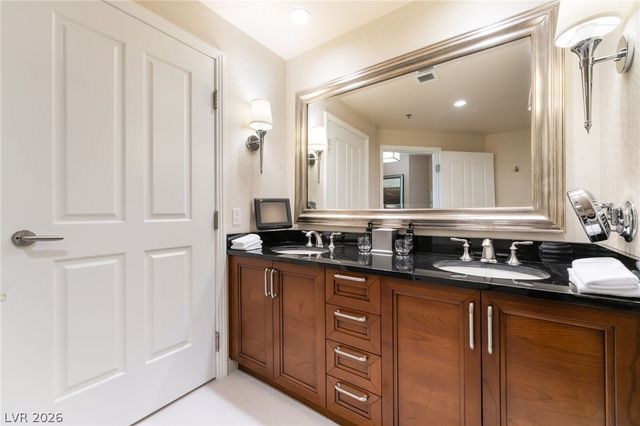 135 East Harmon Avenue 2317, Las Vegas, NV 89109