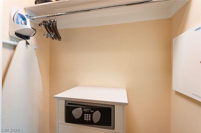 135 East Harmon Avenue 2317, Las Vegas, NV 89109