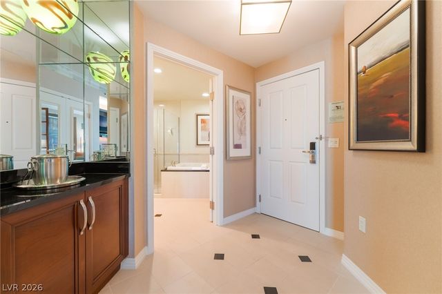 135 East Harmon Avenue 2317, Las Vegas, NV 89109