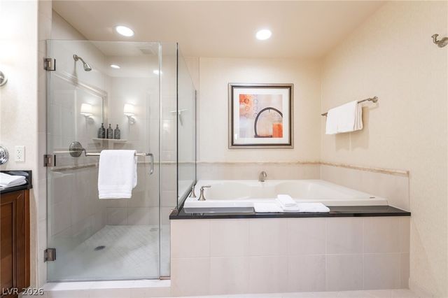 135 East Harmon Avenue 2317, Las Vegas, NV 89109