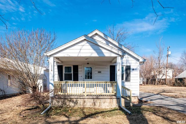 821 E WILSON Avenue, Peoria Heights, IL 61616